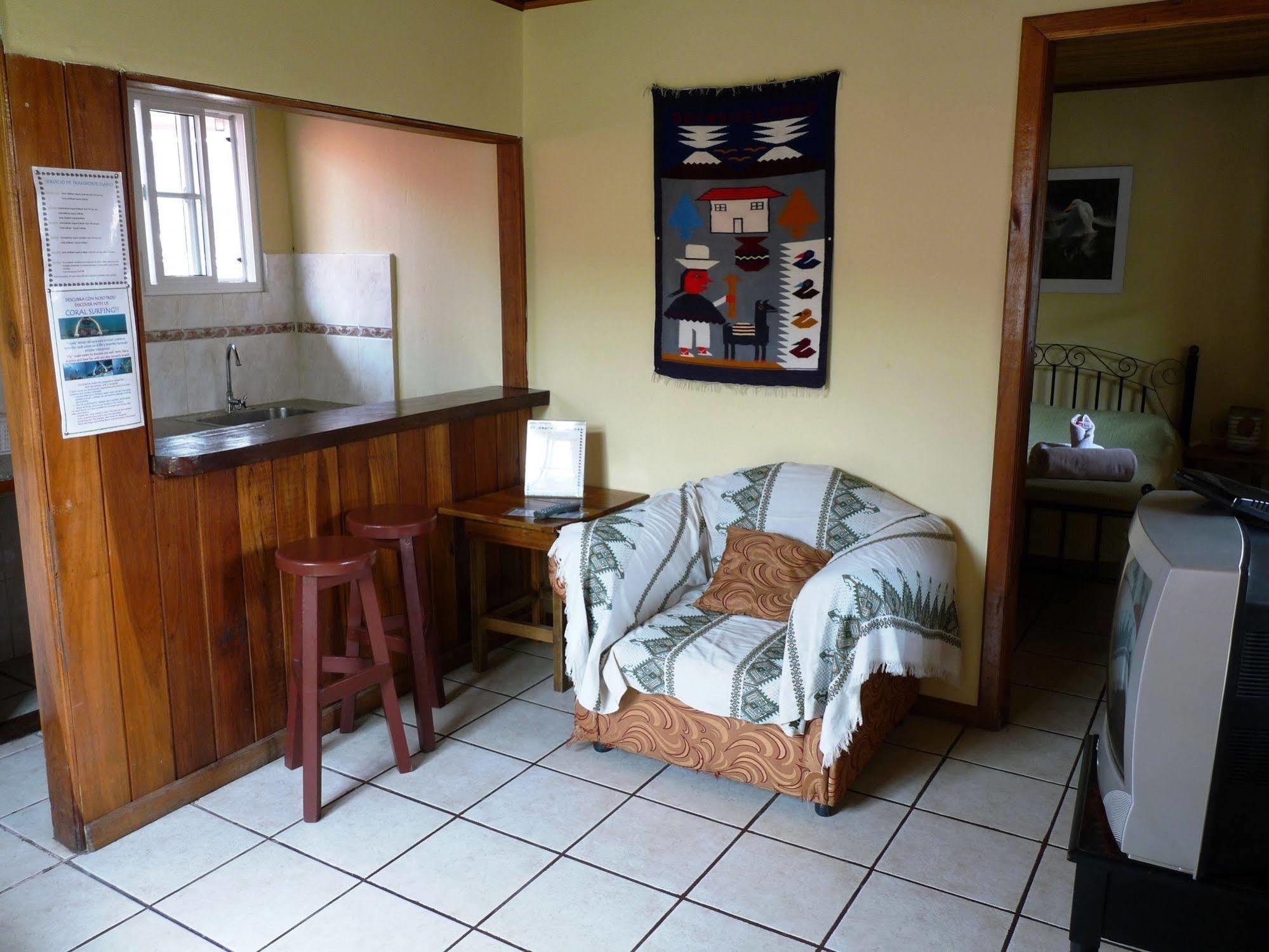 Hotel Posada Isla Chica Bocas del Toro Экстерьер фото