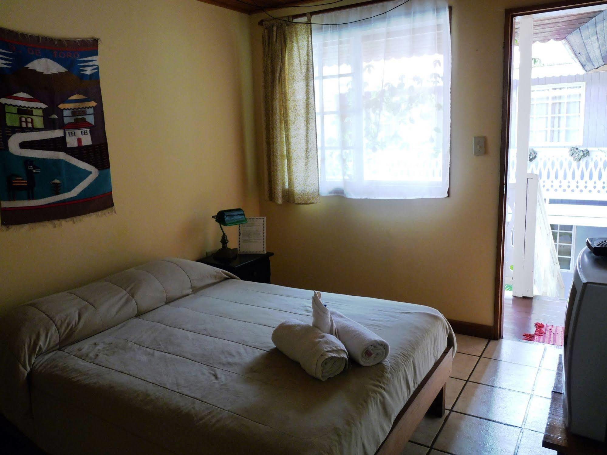 Hotel Posada Isla Chica Bocas del Toro Экстерьер фото