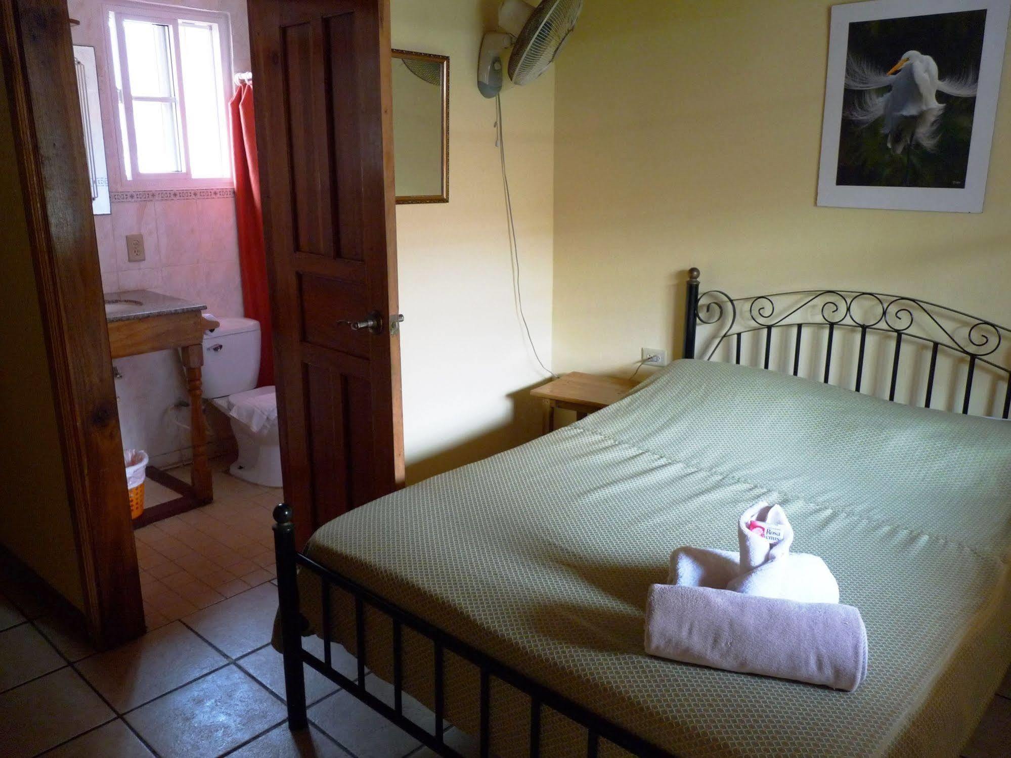 Hotel Posada Isla Chica Bocas del Toro Экстерьер фото